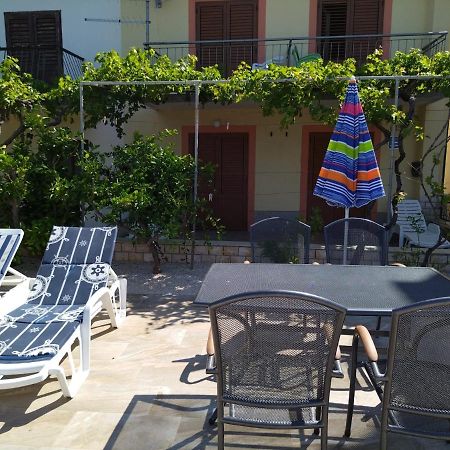 Apartmani Katarina Barbat na Rabu Bagian luar foto