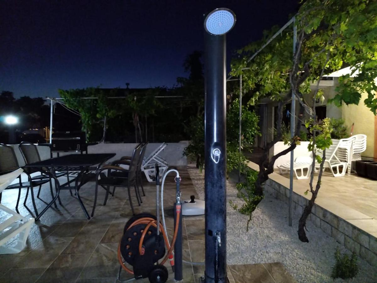 Apartmani Katarina Barbat na Rabu Bagian luar foto