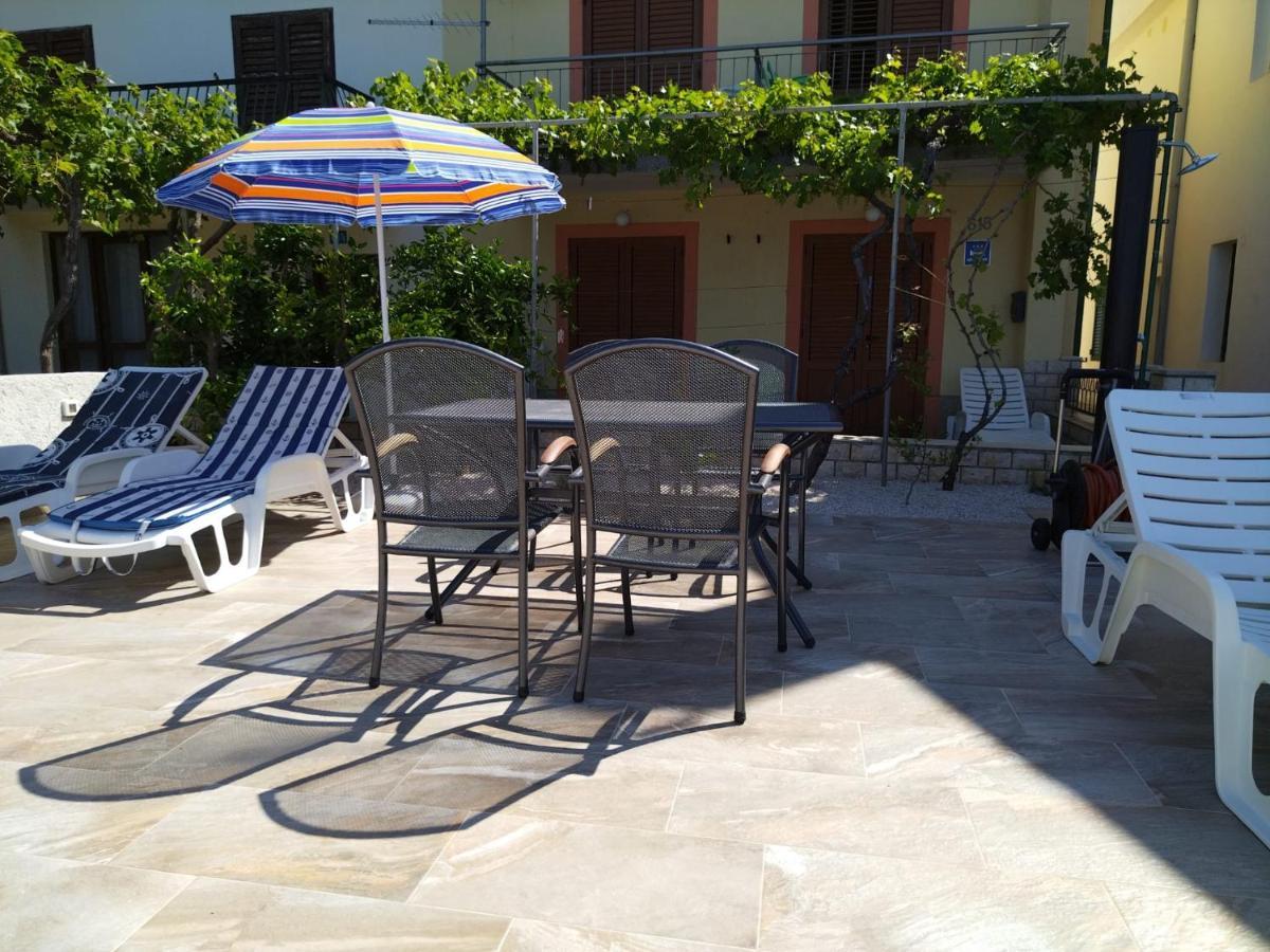 Apartmani Katarina Barbat na Rabu Bagian luar foto