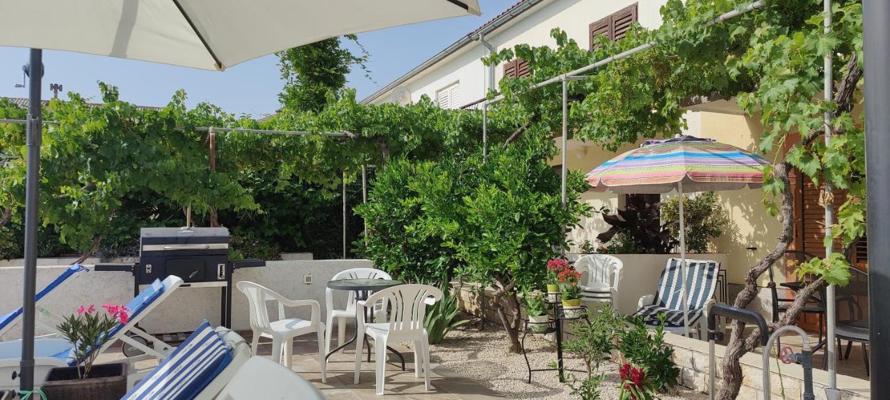 Apartmani Katarina Barbat na Rabu Bagian luar foto