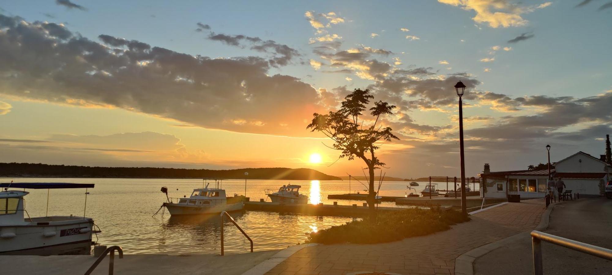 Apartmani Katarina Barbat na Rabu Bagian luar foto