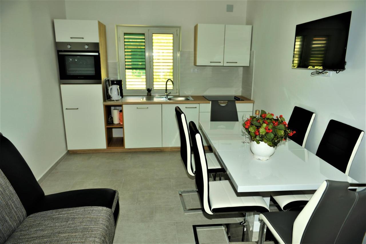 Apartmani Katarina Barbat na Rabu Bagian luar foto